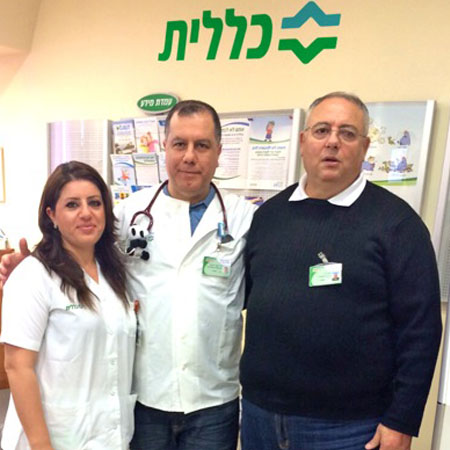 מימין לשמאל- יוסי לוי, דר מוטי חיימי והאחות מנאל עיסא. 